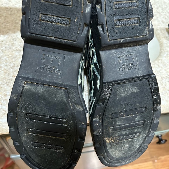 Cheetah Print Rain Boots - Picture 5 of 5